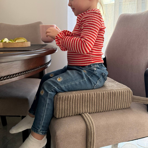 Fütterungskissen - rosa mit weißen Tupfen