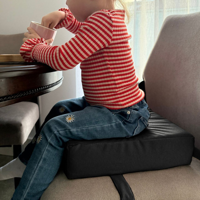 Fütterungskissen - rosa mit weißen Tupfen