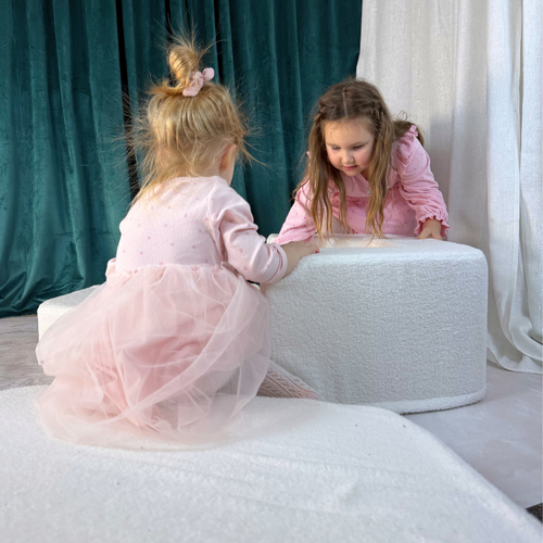 Piankowy plac zabaw dla dzieci z personalizacją – modułowy zestaw Montessori baranek szary