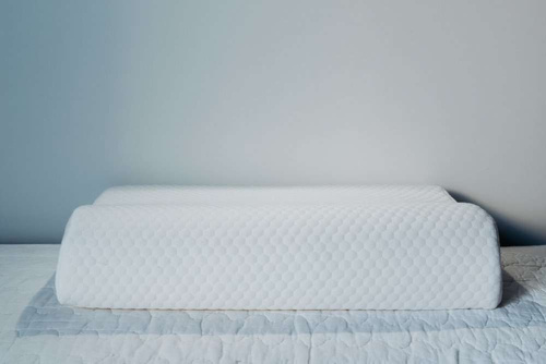 Orthopedic pillow with shape memory 50x30 cm