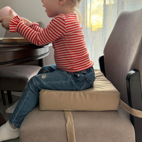 Fütterungskissen - rosa mit weißen Tupfen