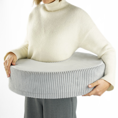 Fütterungskissen - rosa mit weißen Tupfen