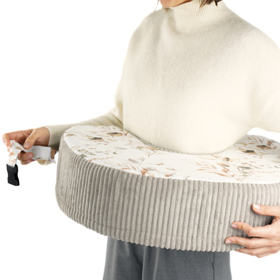 Feeding pillow - pink with white dots