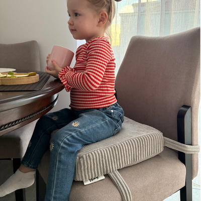 Fütterungskissen - rosa mit weißen Tupfen