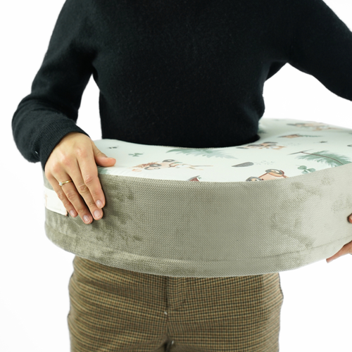 Poduszka FASOLKA do karmienia z pianki - leśne zwierzątka + beż