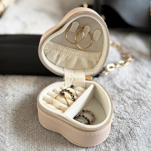 Personalizowana szkatułka na biżuterię w kształcie serca - czarny